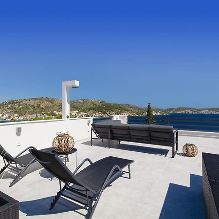 The Grande - Huge Terrace - Amazing Sea Views - Tastefully Furnished - Access To Rooftop Terrace And Gym - Hillside Apartments Rogoznica 罗戈兹尼察 外观 照片
