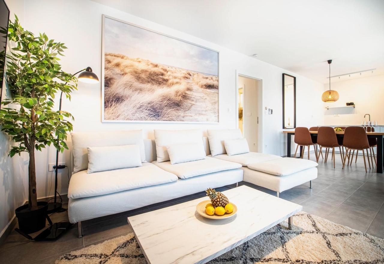The Grande - Huge Terrace - Amazing Sea Views - Tastefully Furnished - Access To Rooftop Terrace And Gym - Hillside Apartments Rogoznica 罗戈兹尼察 外观 照片