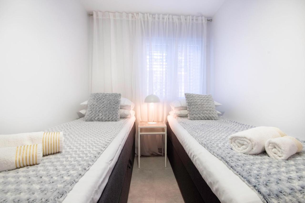 The Grande - Huge Terrace - Amazing Sea Views - Tastefully Furnished - Access To Rooftop Terrace And Gym - Hillside Apartments Rogoznica 罗戈兹尼察 外观 照片