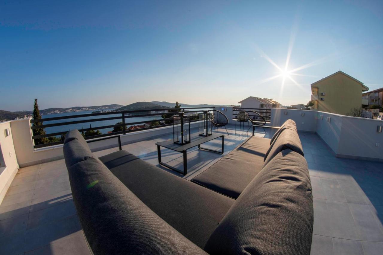 The Grande - Huge Terrace - Amazing Sea Views - Tastefully Furnished - Access To Rooftop Terrace And Gym - Hillside Apartments Rogoznica 罗戈兹尼察 外观 照片