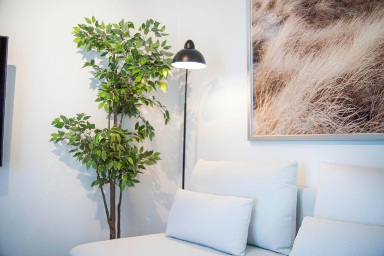 The Grande - Huge Terrace - Amazing Sea Views - Tastefully Furnished - Access To Rooftop Terrace And Gym - Hillside Apartments Rogoznica 罗戈兹尼察 外观 照片