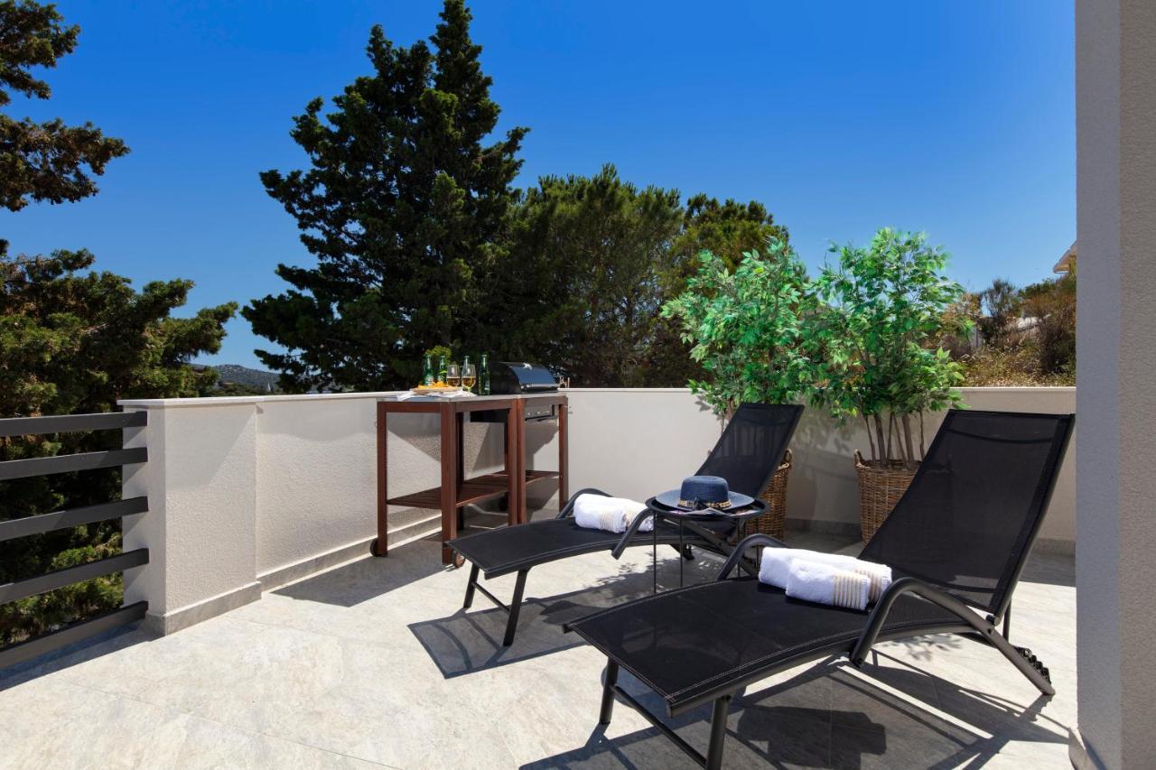 The Grande - Huge Terrace - Amazing Sea Views - Tastefully Furnished - Access To Rooftop Terrace And Gym - Hillside Apartments Rogoznica 罗戈兹尼察 外观 照片