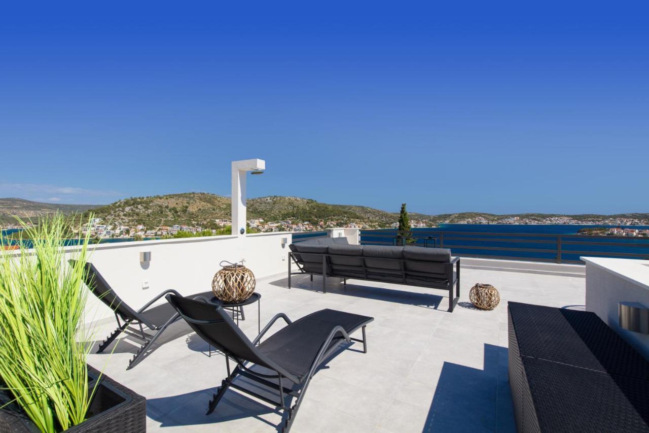 The Grande - Huge Terrace - Amazing Sea Views - Tastefully Furnished - Access To Rooftop Terrace And Gym - Hillside Apartments Rogoznica 罗戈兹尼察 外观 照片